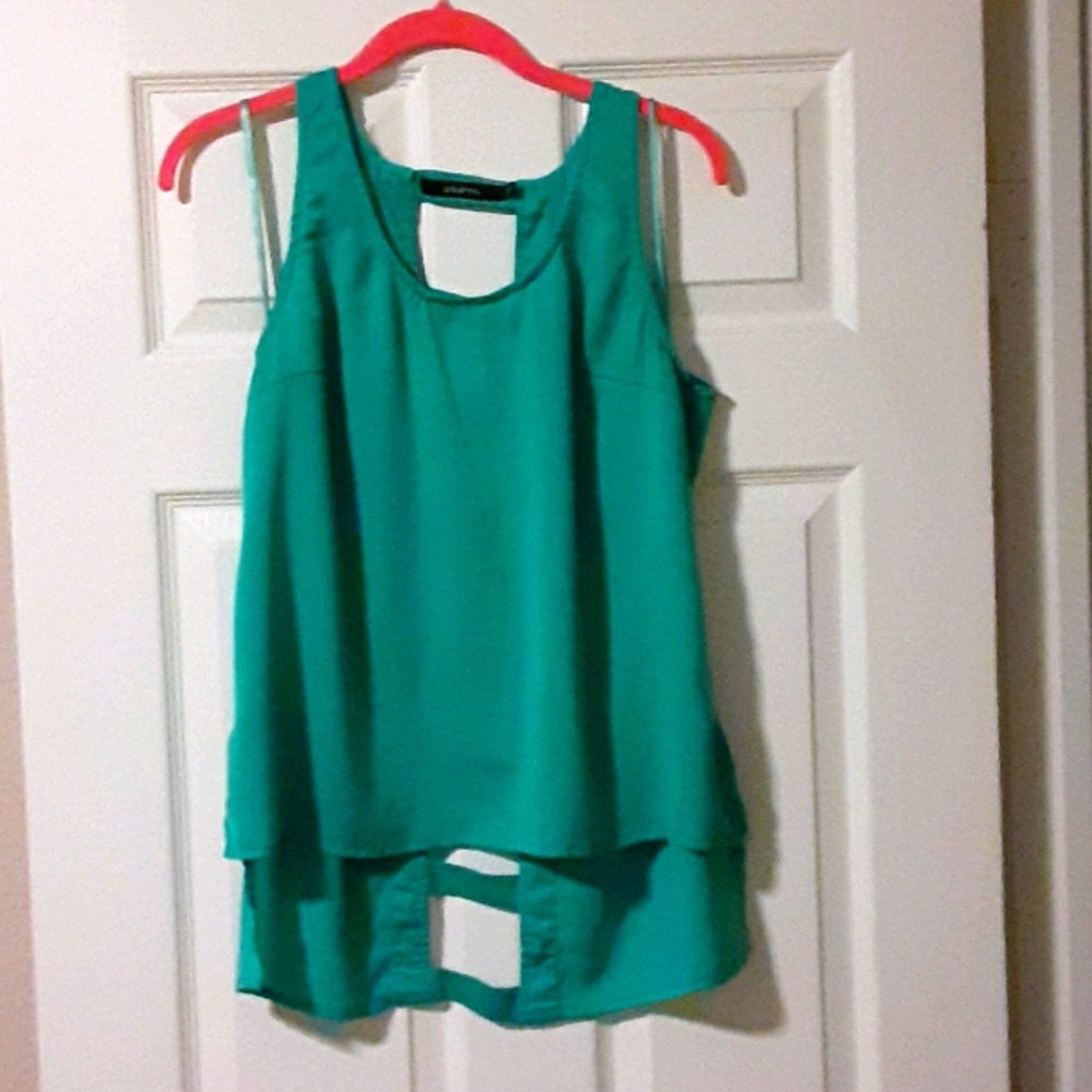 Kelly green ladder back top sz L